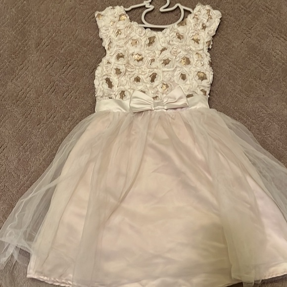 Triple layered white and cream flower girl/special occasion. Sz 8. Gold sequins - Picture 6 of 9